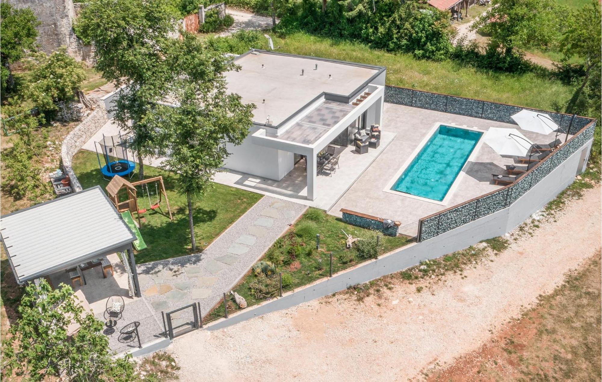 Beautiful Home In Tinjan With Jacuzzi Экстерьер фото