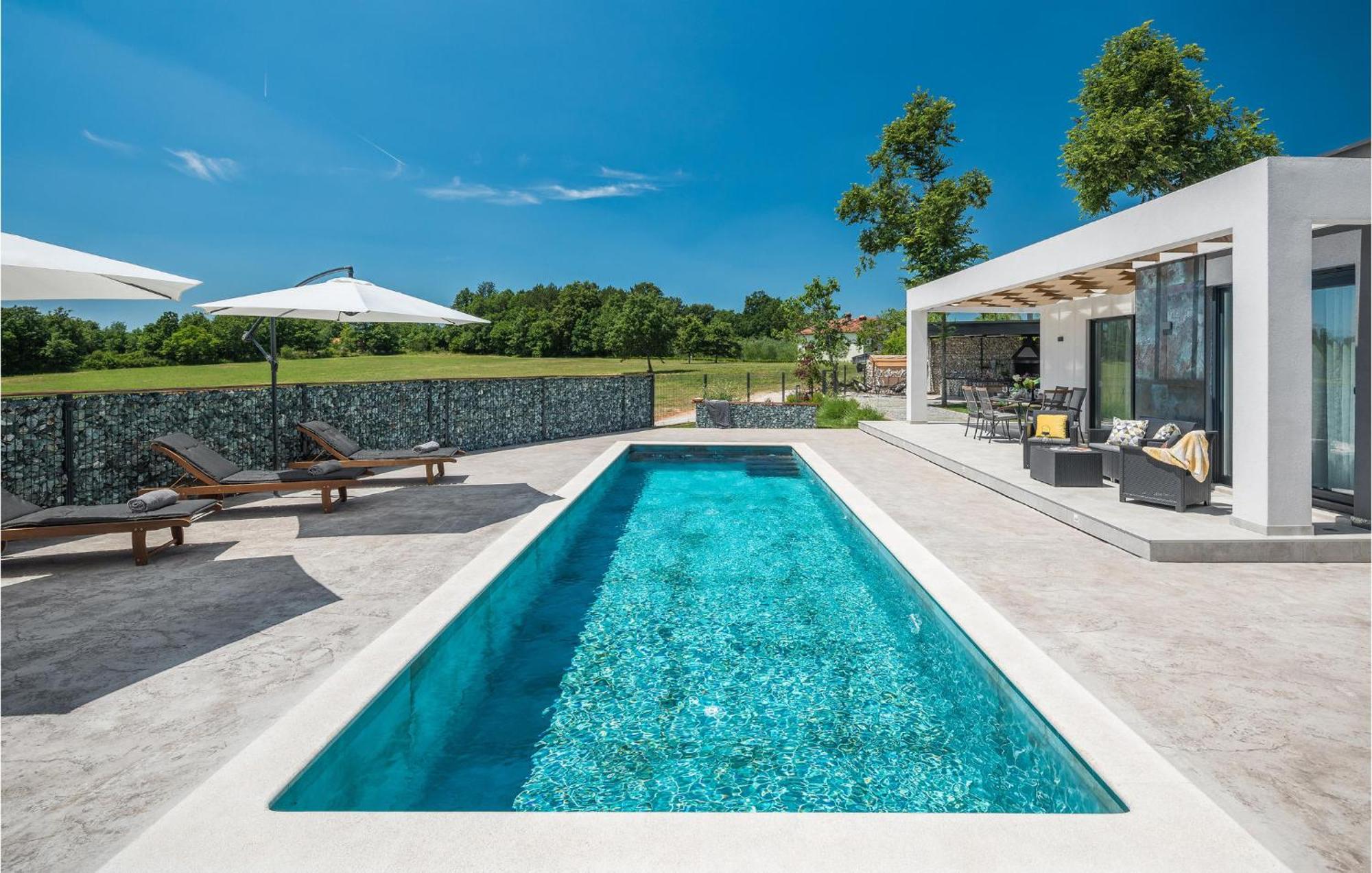 Beautiful Home In Tinjan With Jacuzzi Экстерьер фото