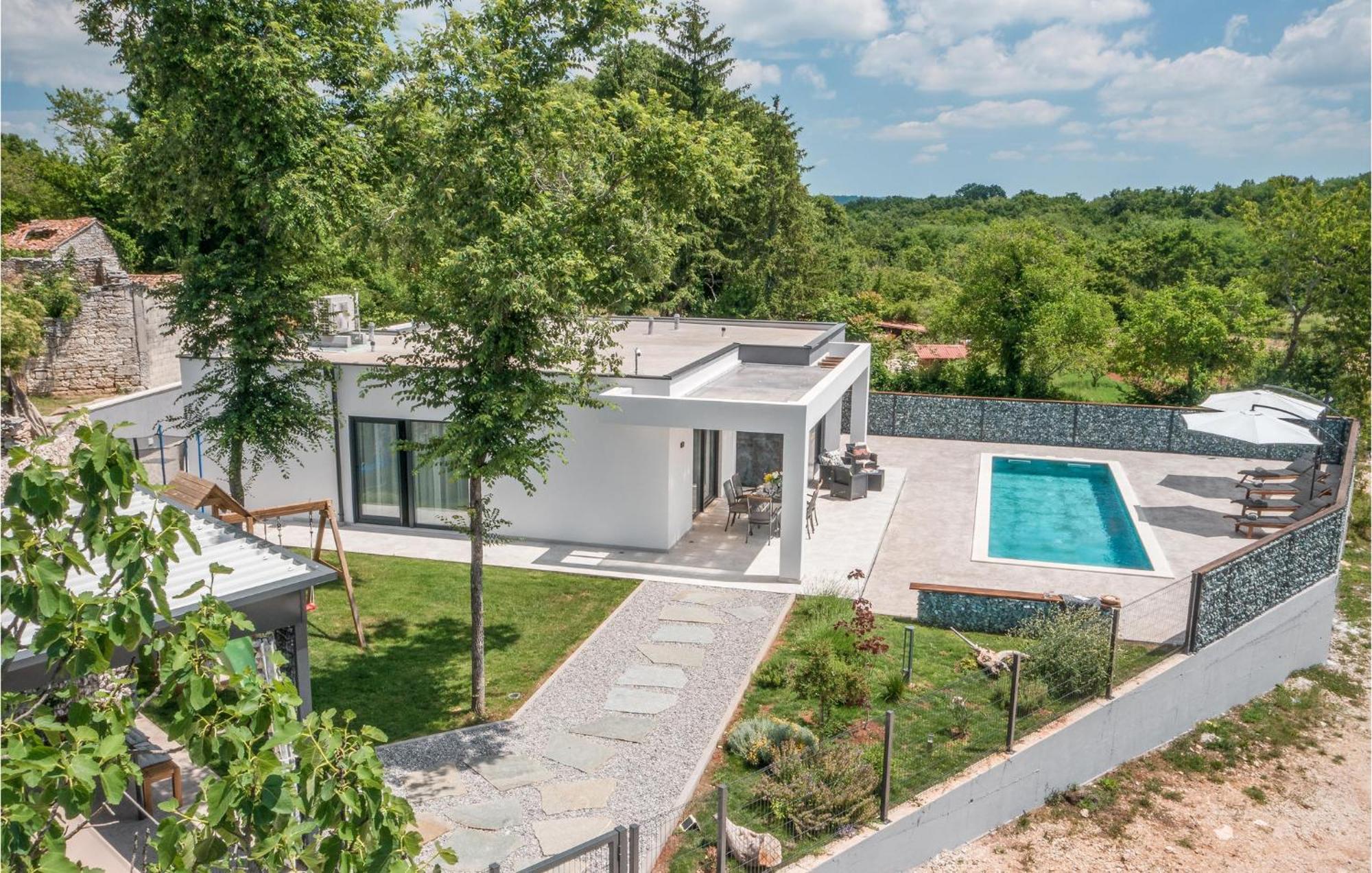 Beautiful Home In Tinjan With Jacuzzi Экстерьер фото